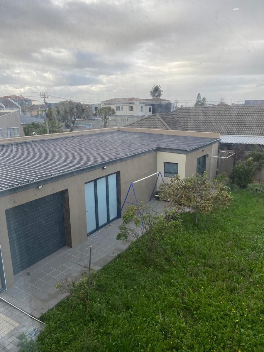 4 Bedroom Property for Sale in Rondebosch East Western Cape